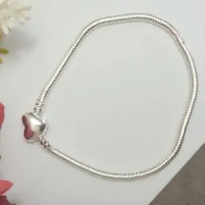 Pulseira Fecho de Coração Prata